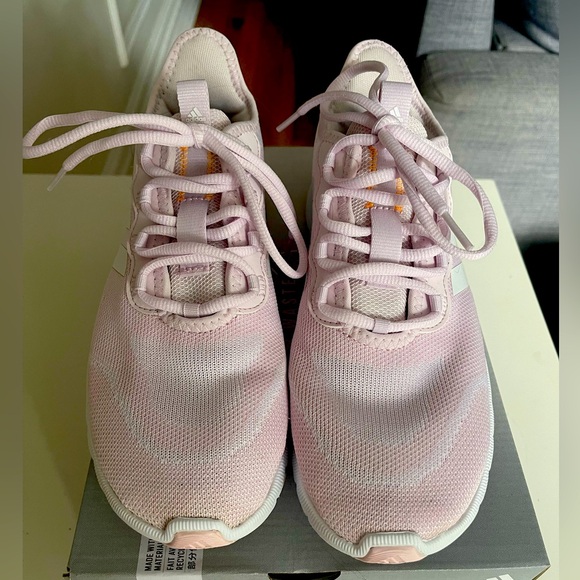 Adidas pink running shoes - Picture 2 of 6